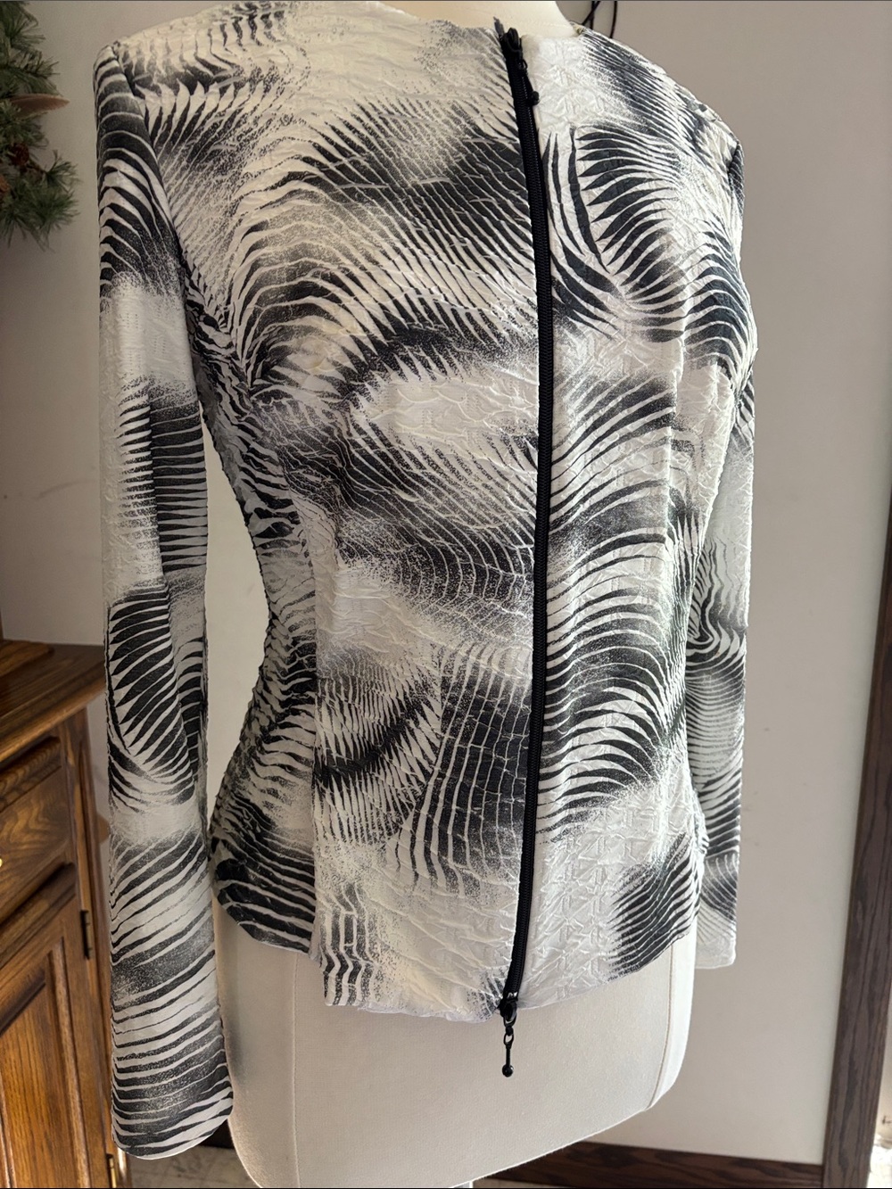 Black & White Zip-Front Textured Tunic